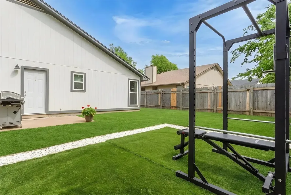 2128/2130 Redwing Way Round Rock TX 78664