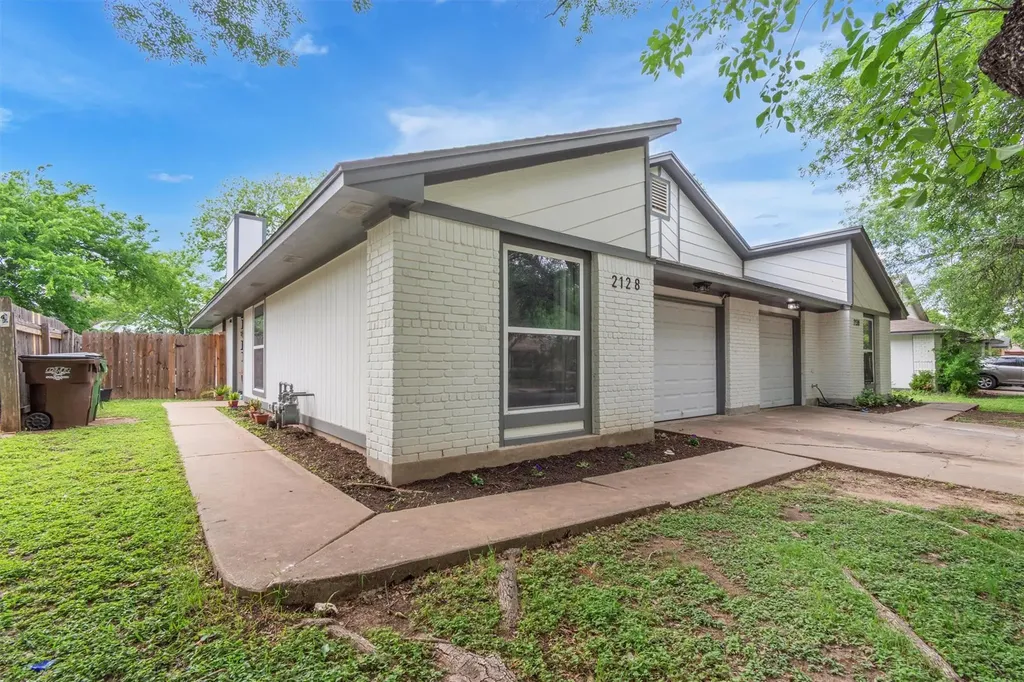 2128/2130 Redwing Way Round Rock TX 78664