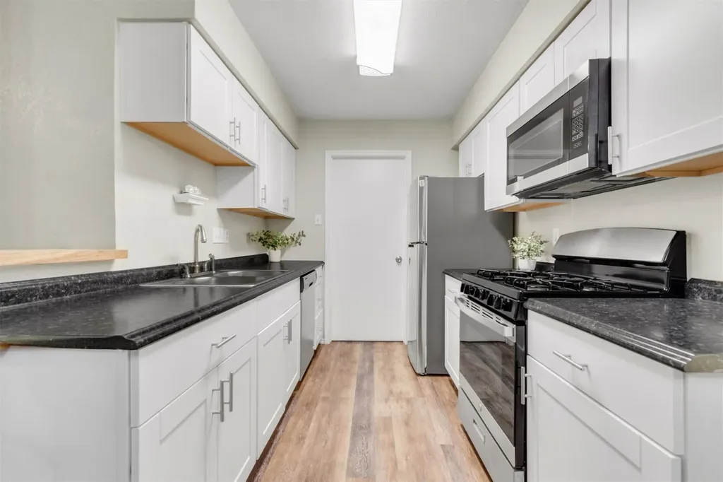 2128/2130 Redwing Way Round Rock TX 78664