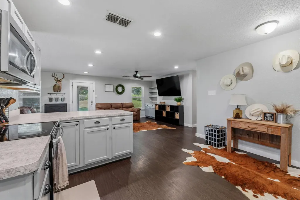 3363 Fm 713 Lockhart TX 78644
