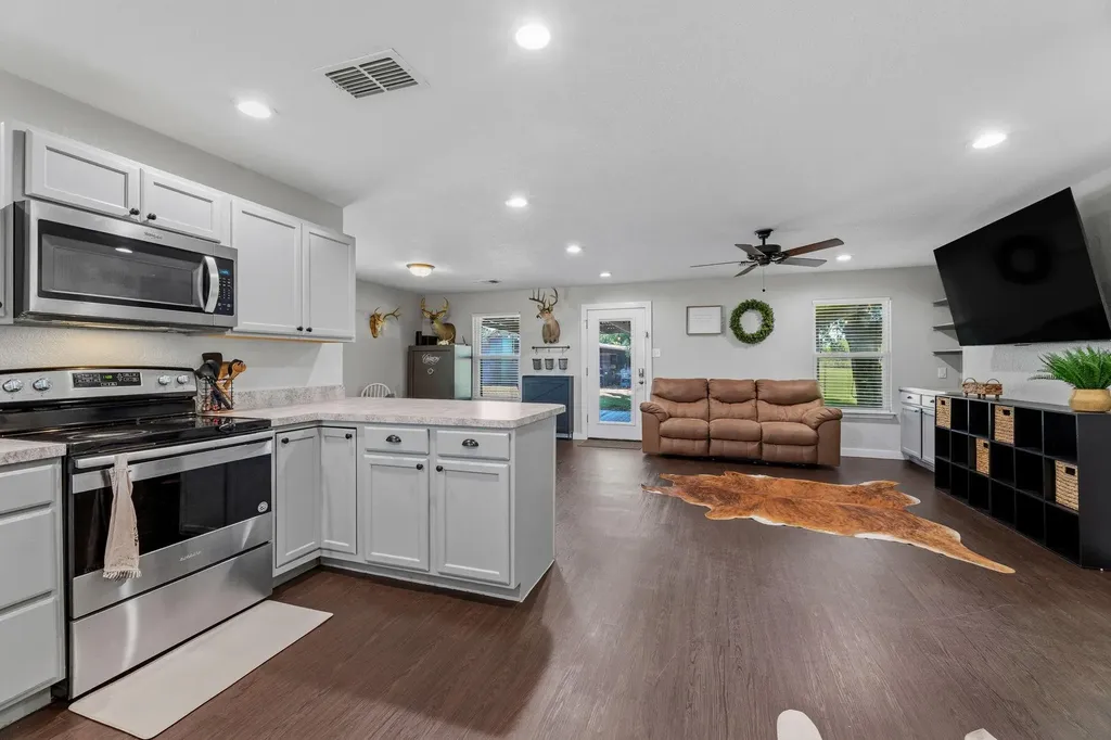 3363 Fm 713 Lockhart TX 78644