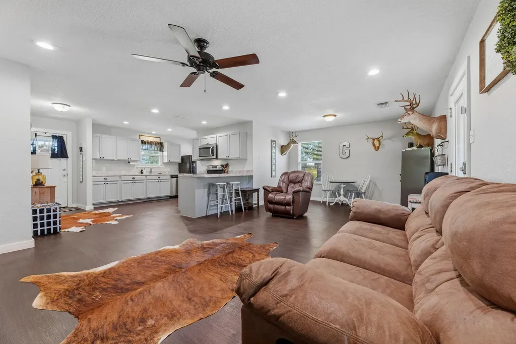 3363 Fm 713 Lockhart TX 78644