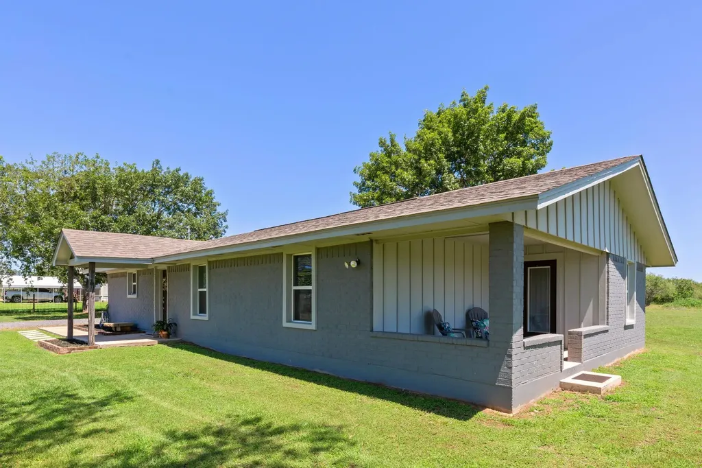 3363 Fm 713 Lockhart TX 78644