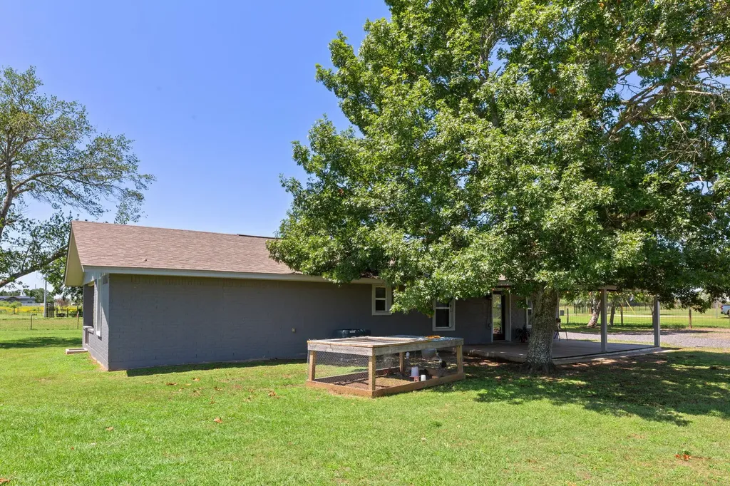 3363 Fm 713 Lockhart TX 78644