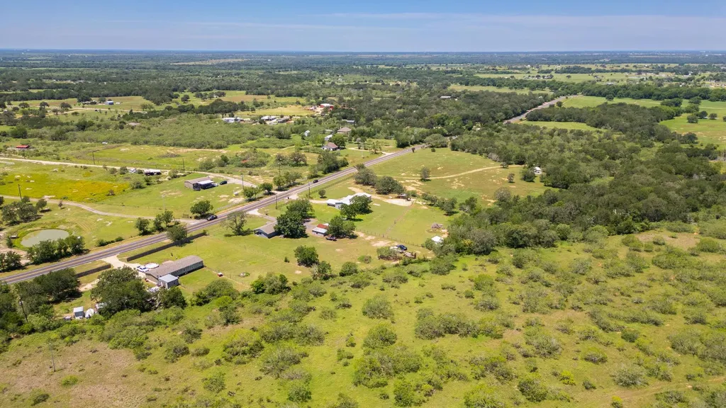 3363 Fm 713 Lockhart TX 78644