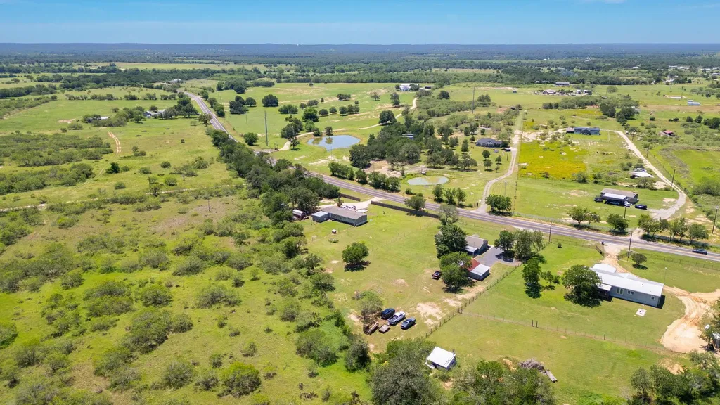 3363 Fm 713 Lockhart TX 78644