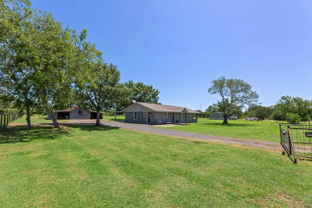 3363 Fm 713 Lockhart TX 78644