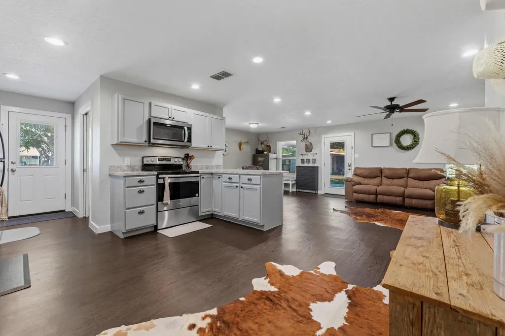 3363 Fm 713 Lockhart TX 78644