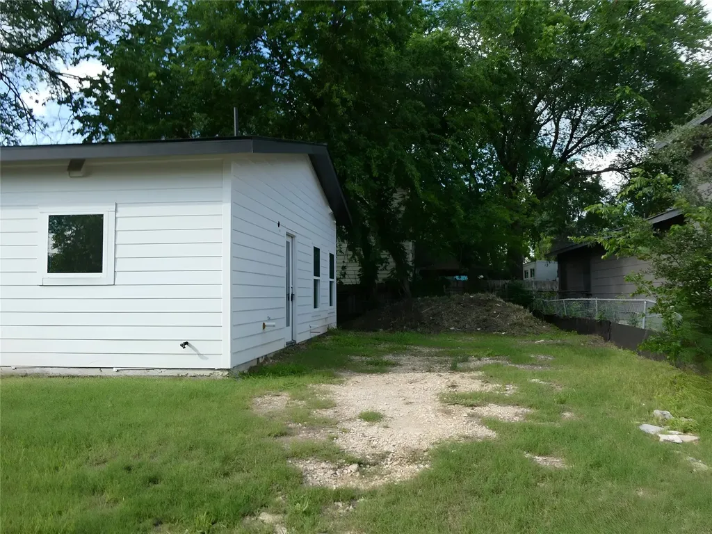 81 Waller Street Austin TX 78702