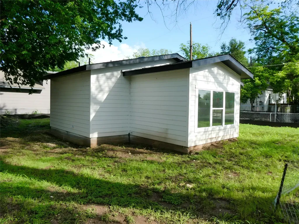 81 Waller Street Austin TX 78702