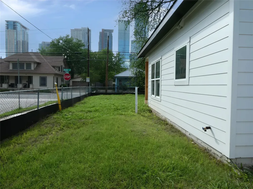 81 Waller Street Austin TX 78702