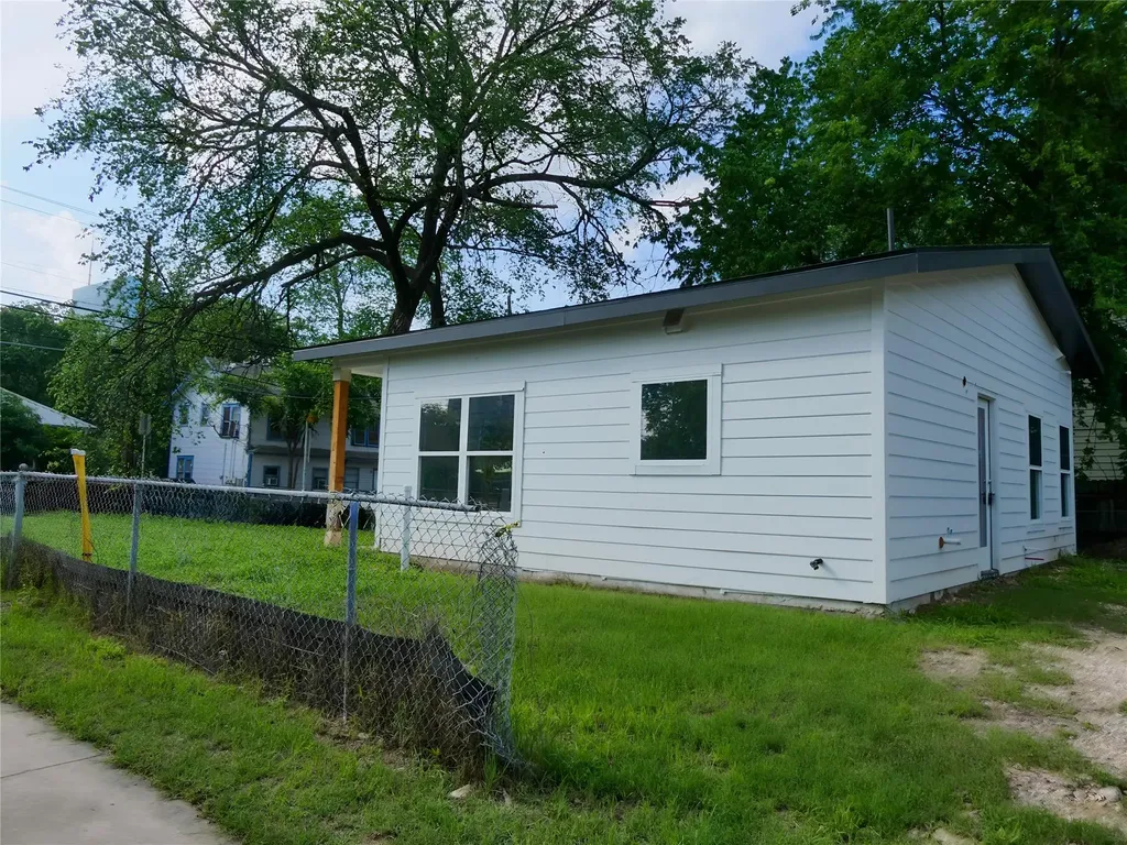 81 Waller Street Austin TX 78702