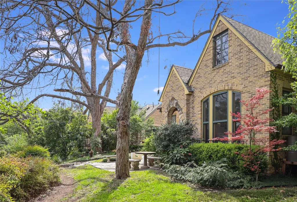 2206 Parkway Austin TX 78703