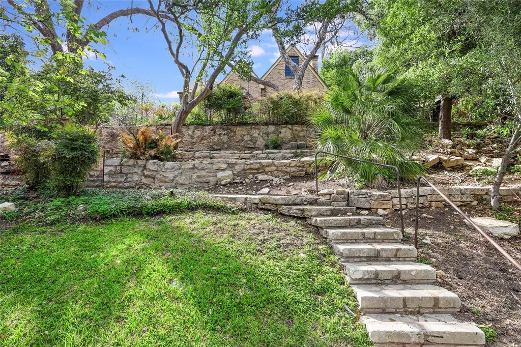 2206 Parkway Austin TX 78703