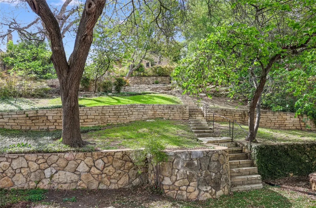 2206 Parkway Austin TX 78703