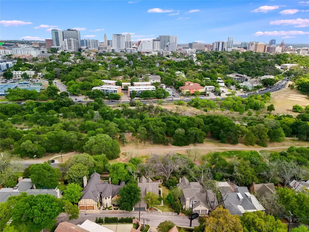 2206 Parkway Austin TX 78703