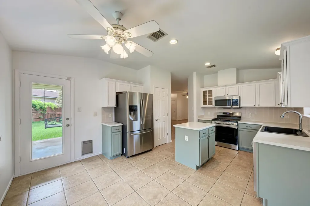 2550 Cora Cove Round Rock TX 78664