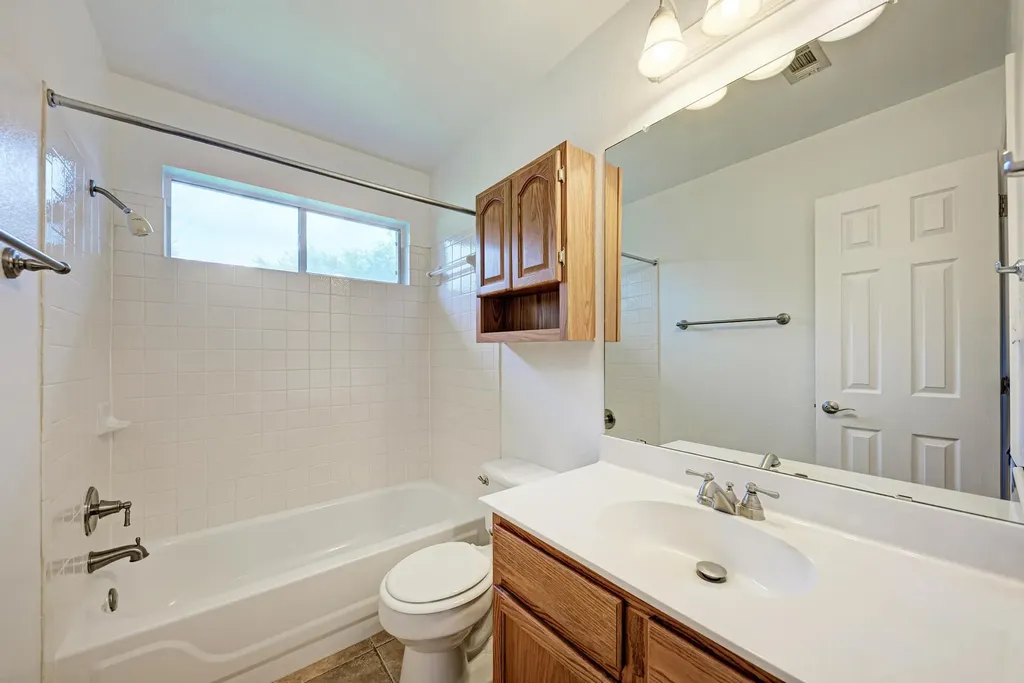 2550 Cora Cove Round Rock TX 78664