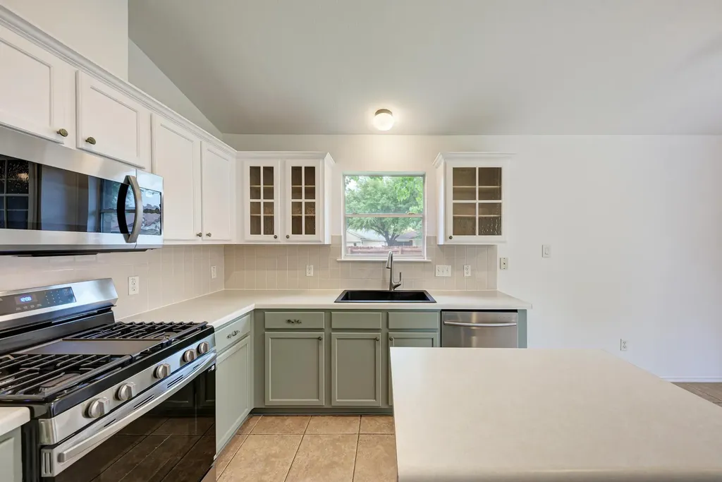 2550 Cora Cove Round Rock TX 78664