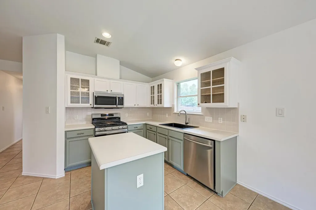 2550 Cora Cove Round Rock TX 78664