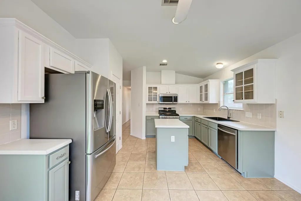 2550 Cora Cove Round Rock TX 78664