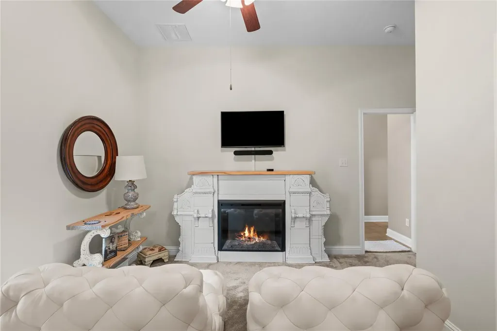 206 Caraway Kyle TX 78640