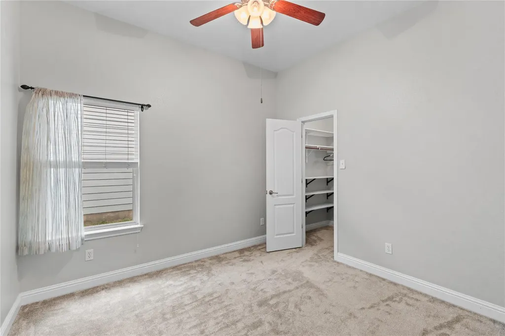206 Caraway Kyle TX 78640