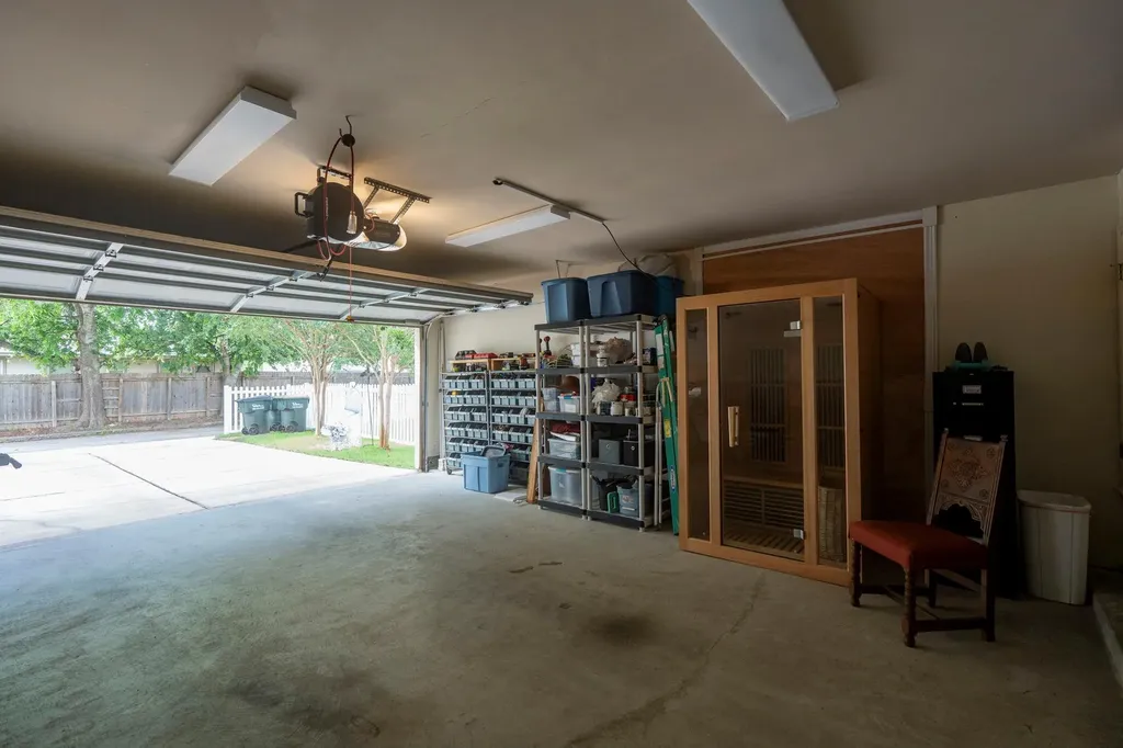 206 Caraway Kyle TX 78640