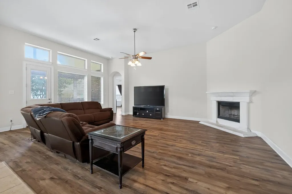 1017 Tabernash Drive Leander TX 78641