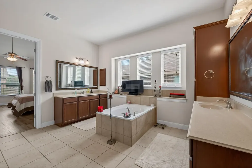 1017 Tabernash Drive Leander TX 78641