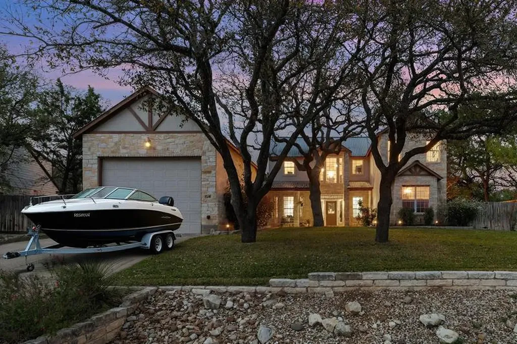 1016 Merlene Drive Austin TX 78732