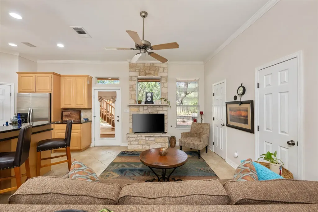 1016 Merlene Drive Austin TX 78732