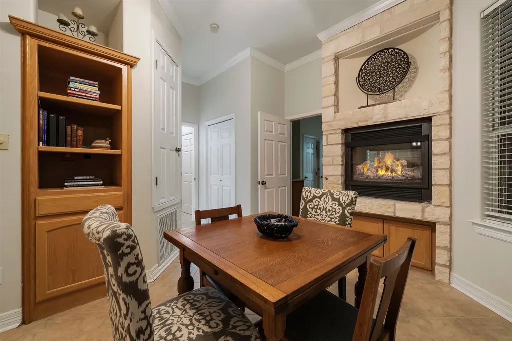 1016 Merlene Drive Austin TX 78732