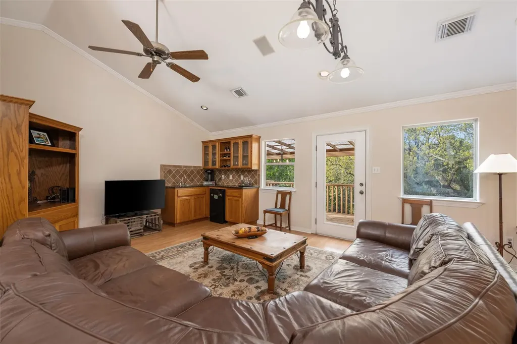 1016 Merlene Drive Austin TX 78732