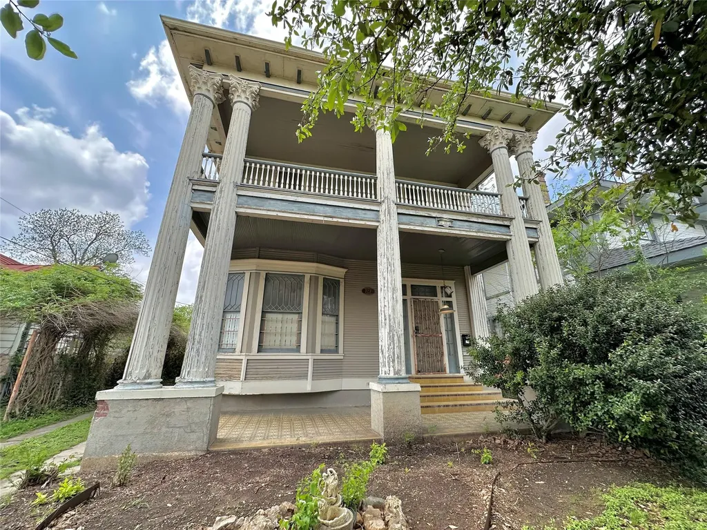 727 N Pine Street San Antonio TX 78202