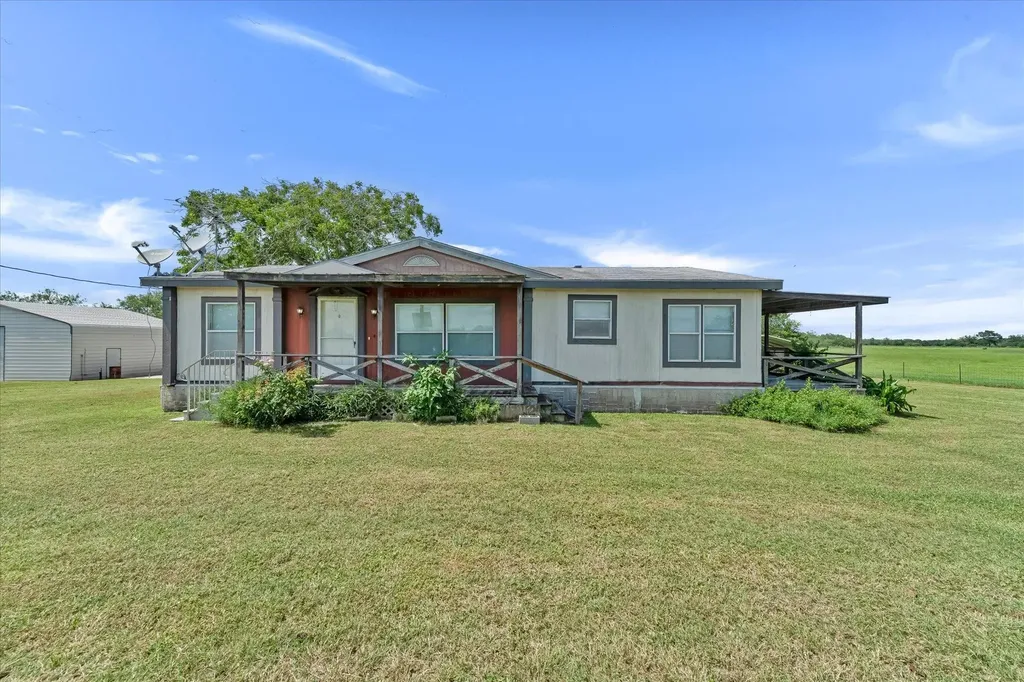 14858 Fm 1322 Luling TX 78648