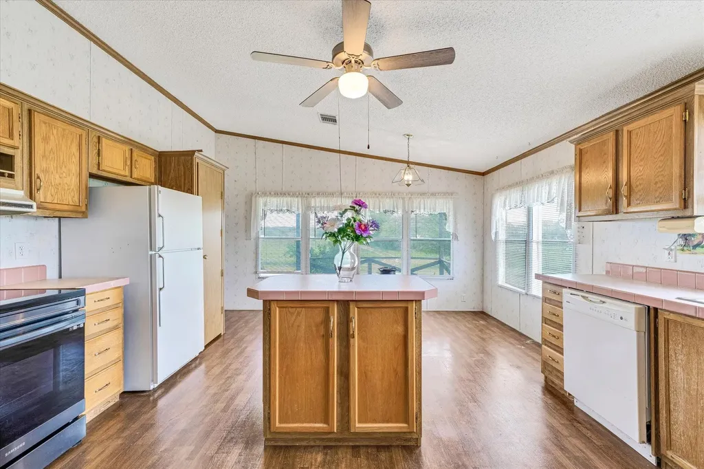 14858 Fm 1322 Luling TX 78648