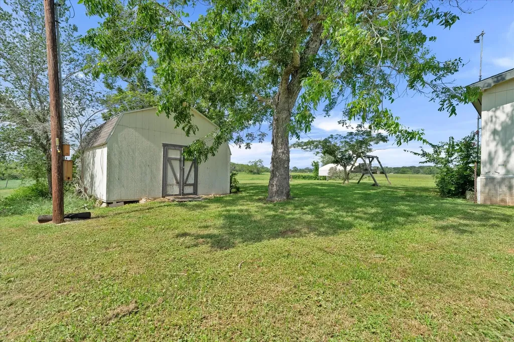 14858 Fm 1322 Luling TX 78648