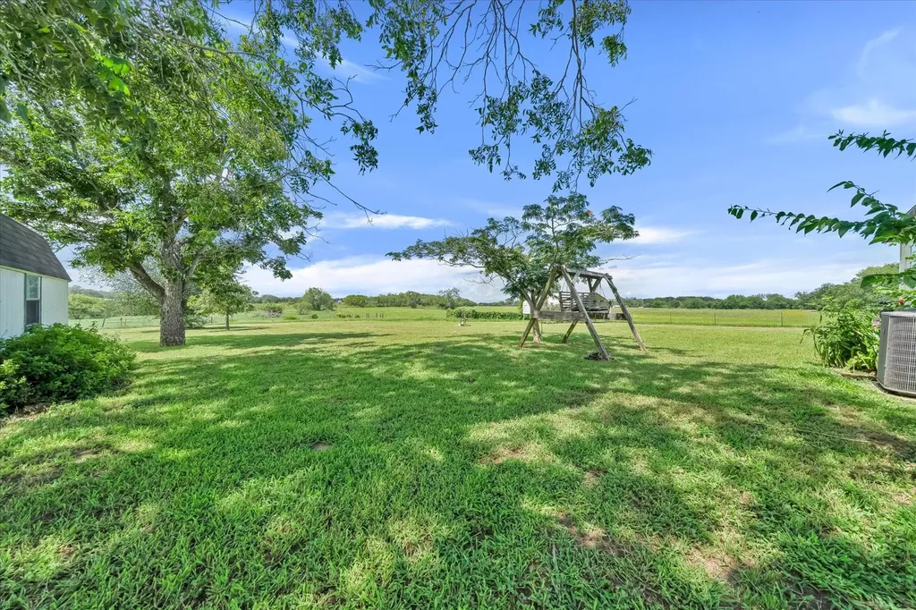 14858 Fm 1322 Luling TX 78648