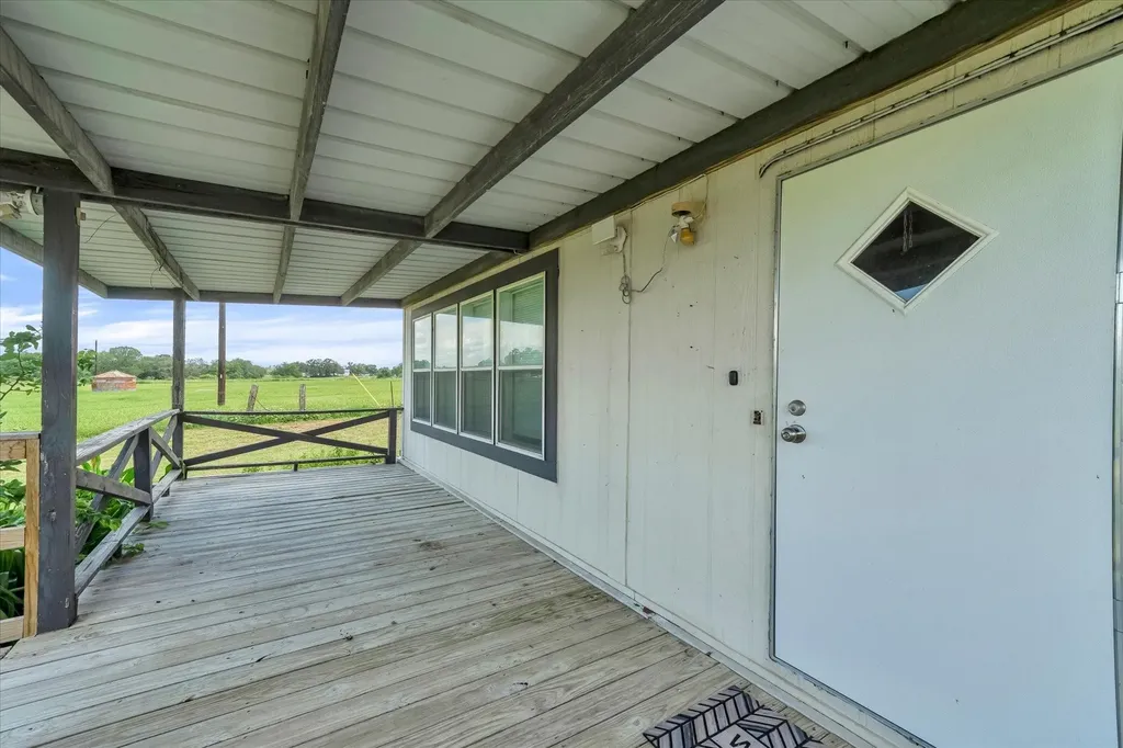 14858 Fm 1322 Luling TX 78648