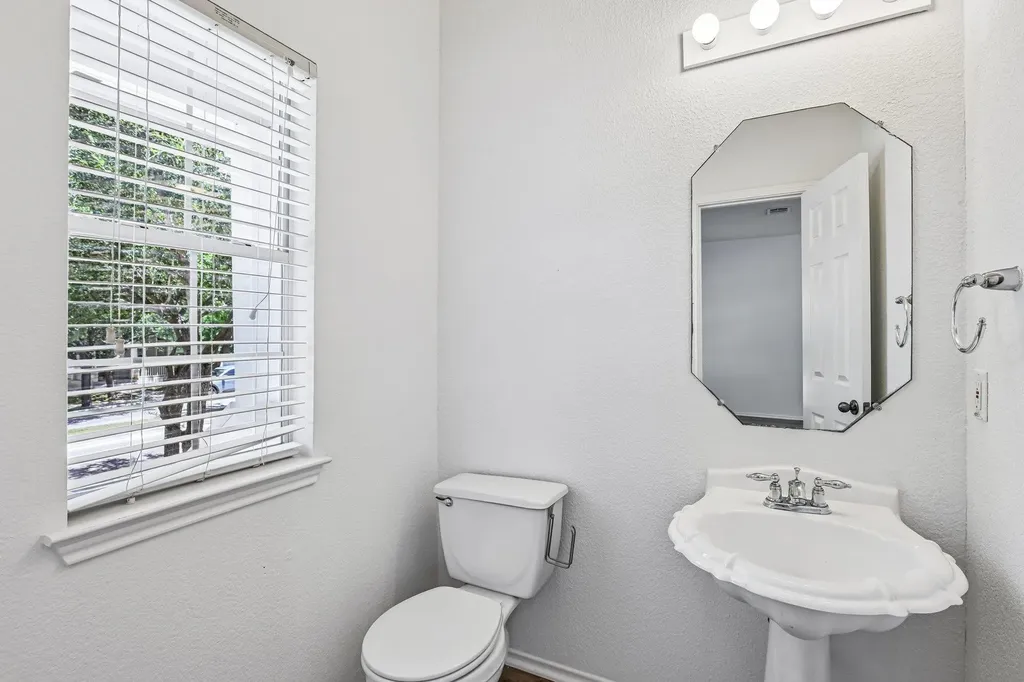 1000 Monadale Trail Round Rock TX 78664