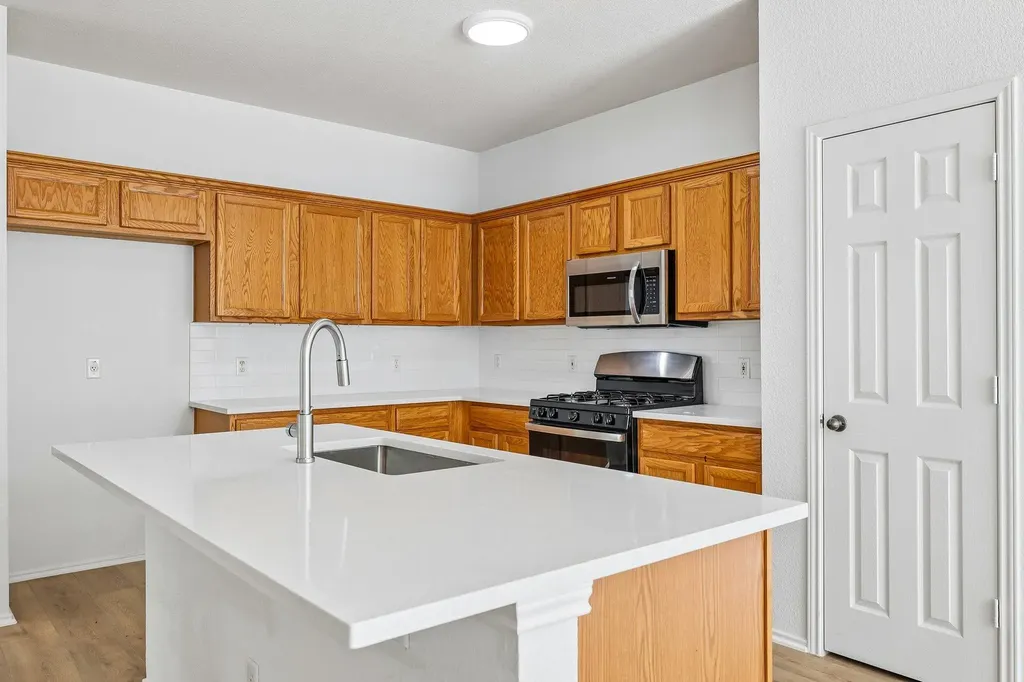1000 Monadale Trail Round Rock TX 78664
