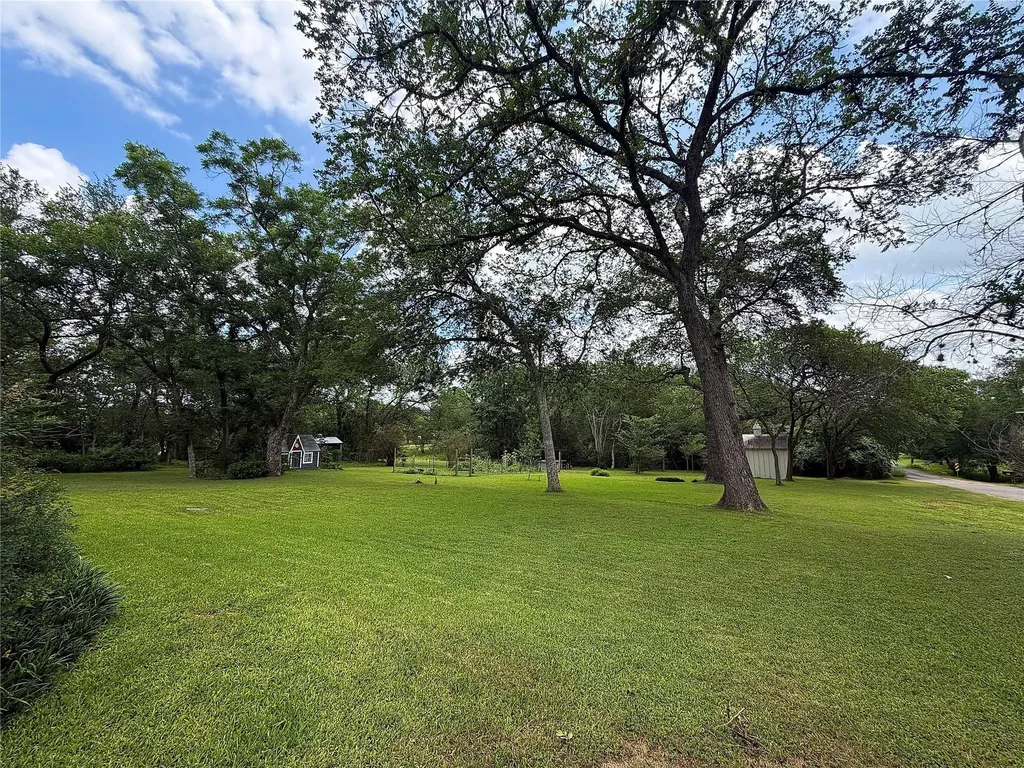 306 5th Avenue Smithville TX 78957