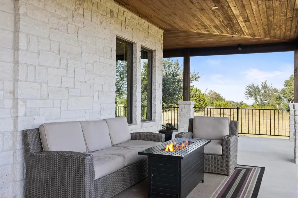 234 Elk Run Cove Blanco TX 78606
