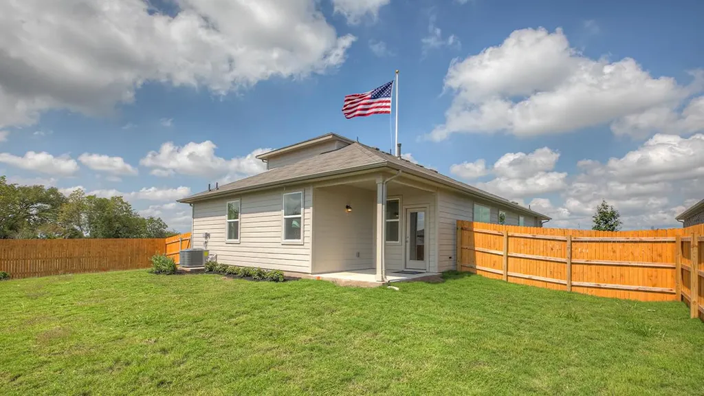 121 Little Walnut Cove Kyle TX 78640