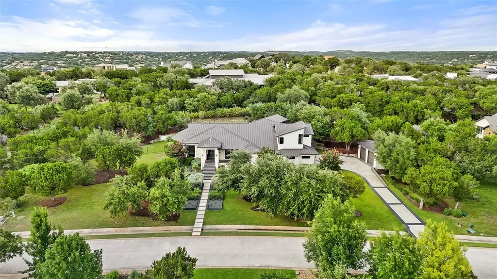 1817 Knights Chance Lane Spicewood TX 78669