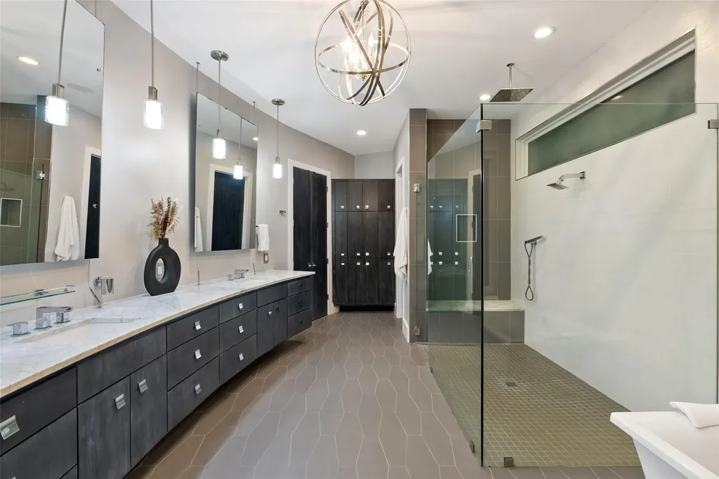1817 Knights Chance Lane Spicewood TX 78669