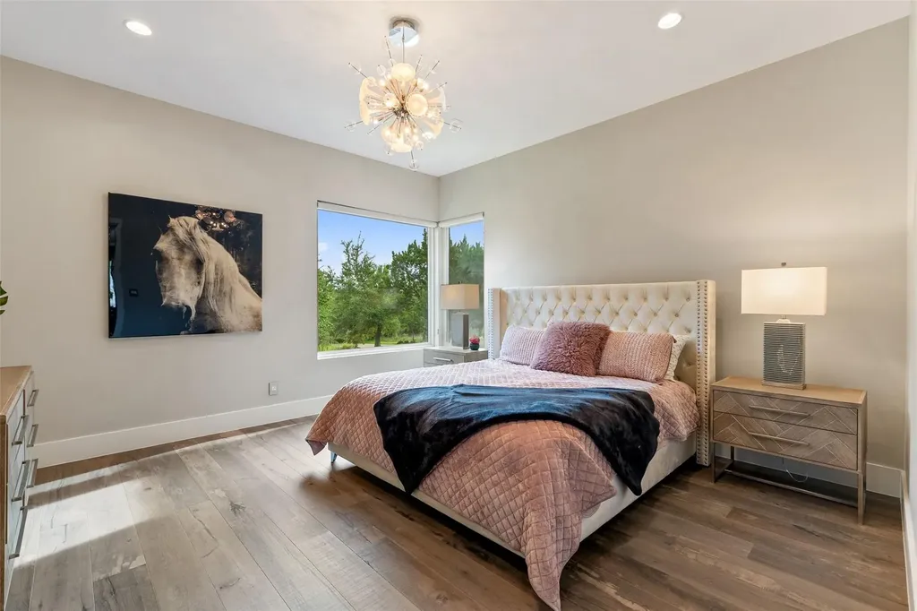 1817 Knights Chance Lane Spicewood TX 78669