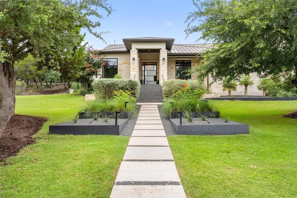 1817 Knights Chance Lane Spicewood TX 78669