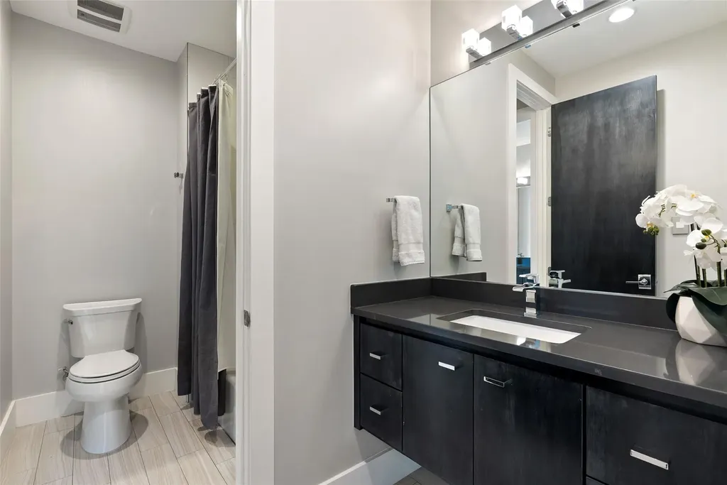 1817 Knights Chance Lane Spicewood TX 78669